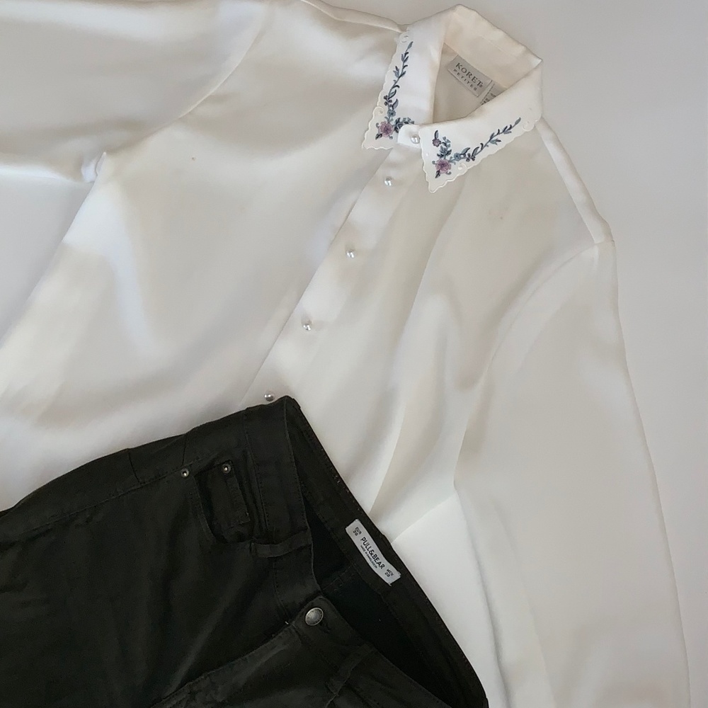 Embroidered Collar Pearl Button Down